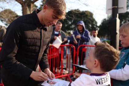 Dean Huijsen refroidit le Real Madrid : il veut rester en Premier League