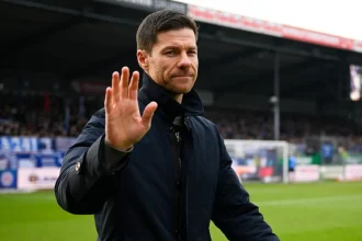 "Ce n’est pas le moment de parler de l’avenir", réagit Xabi Alonso face aux rumeurs l’envoyant au Real Madrid