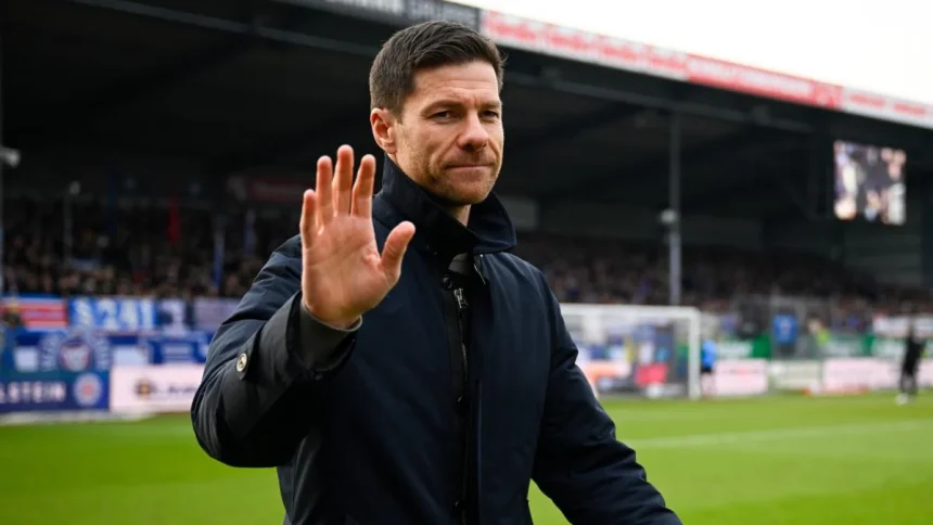 "Ce n’est pas le moment de parler de l’avenir", réagit Xabi Alonso face aux rumeurs l’envoyant au Real Madrid