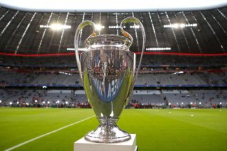 Combien vaut vraiment le trophée de la Ligue des champions ? Plongée dans les secrets de la coupe aux grandes oreilles