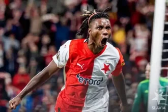 Mercato : Lyon et Strasbourg suivent de près Igoh Ogbu, le défenseur de Slavia Prague