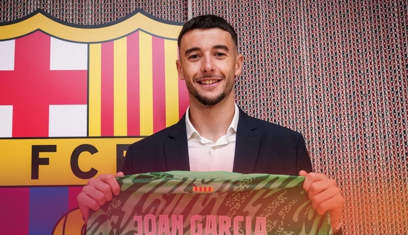 Barça – Joan Garcia reste serein face aux soucis d’inscription avant la reprise de la Liga