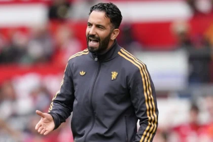 Manchester United : Mourinho en pole pour remplacer Rúben Amorim ?